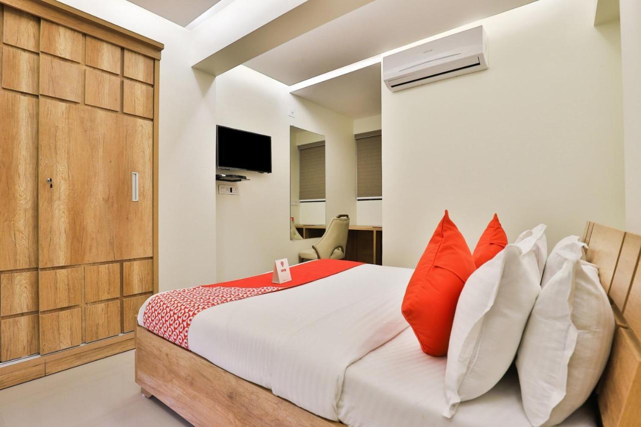 Collection O 12462 Hotel Shiv Inn Гандинагар Экстерьер фото