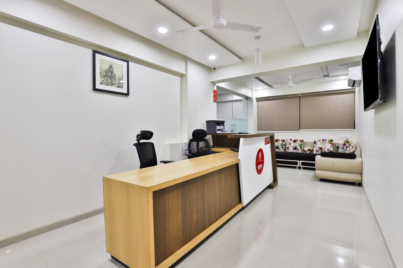 Collection O 12462 Hotel Shiv Inn Гандинагар Экстерьер фото