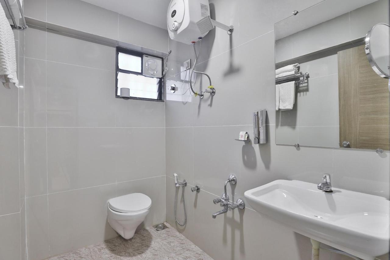 Collection O 12462 Hotel Shiv Inn Гандинагар Экстерьер фото