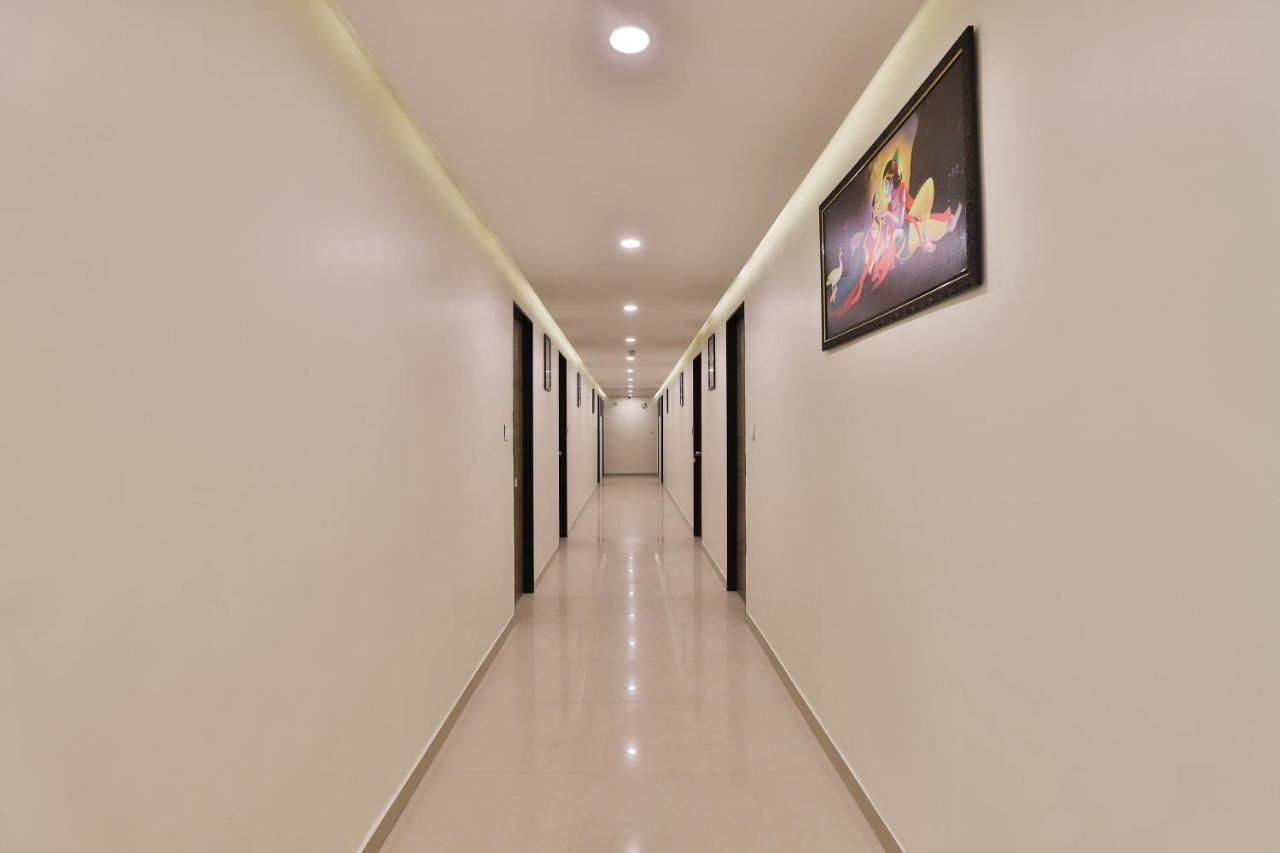 Collection O 12462 Hotel Shiv Inn Гандинагар Экстерьер фото