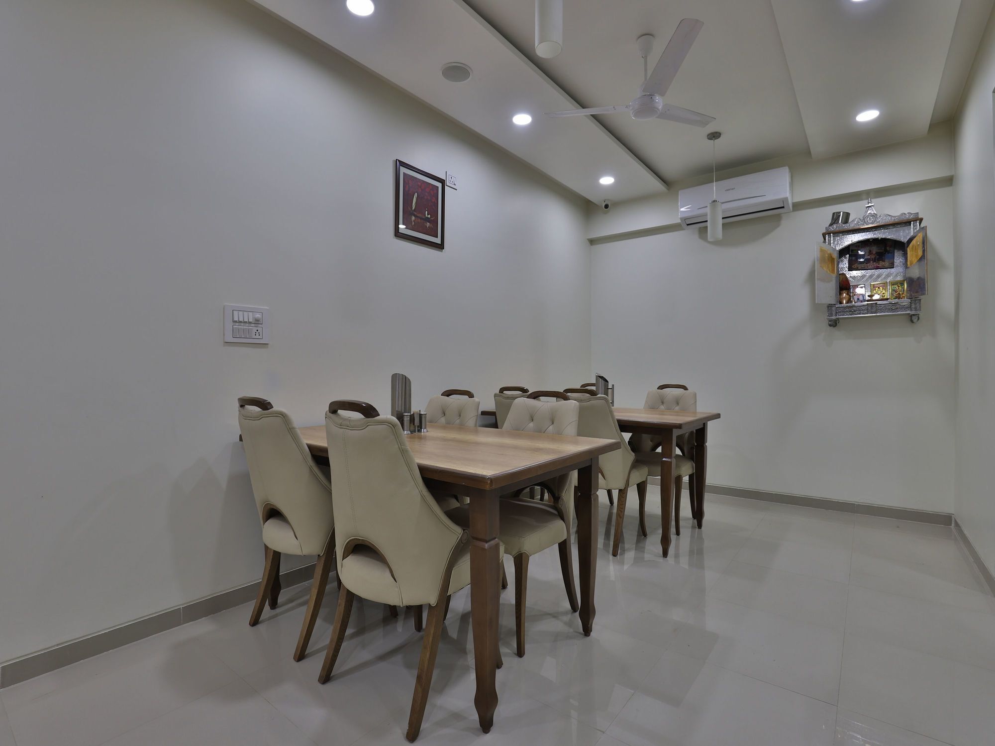 Collection O 12462 Hotel Shiv Inn Гандинагар Экстерьер фото