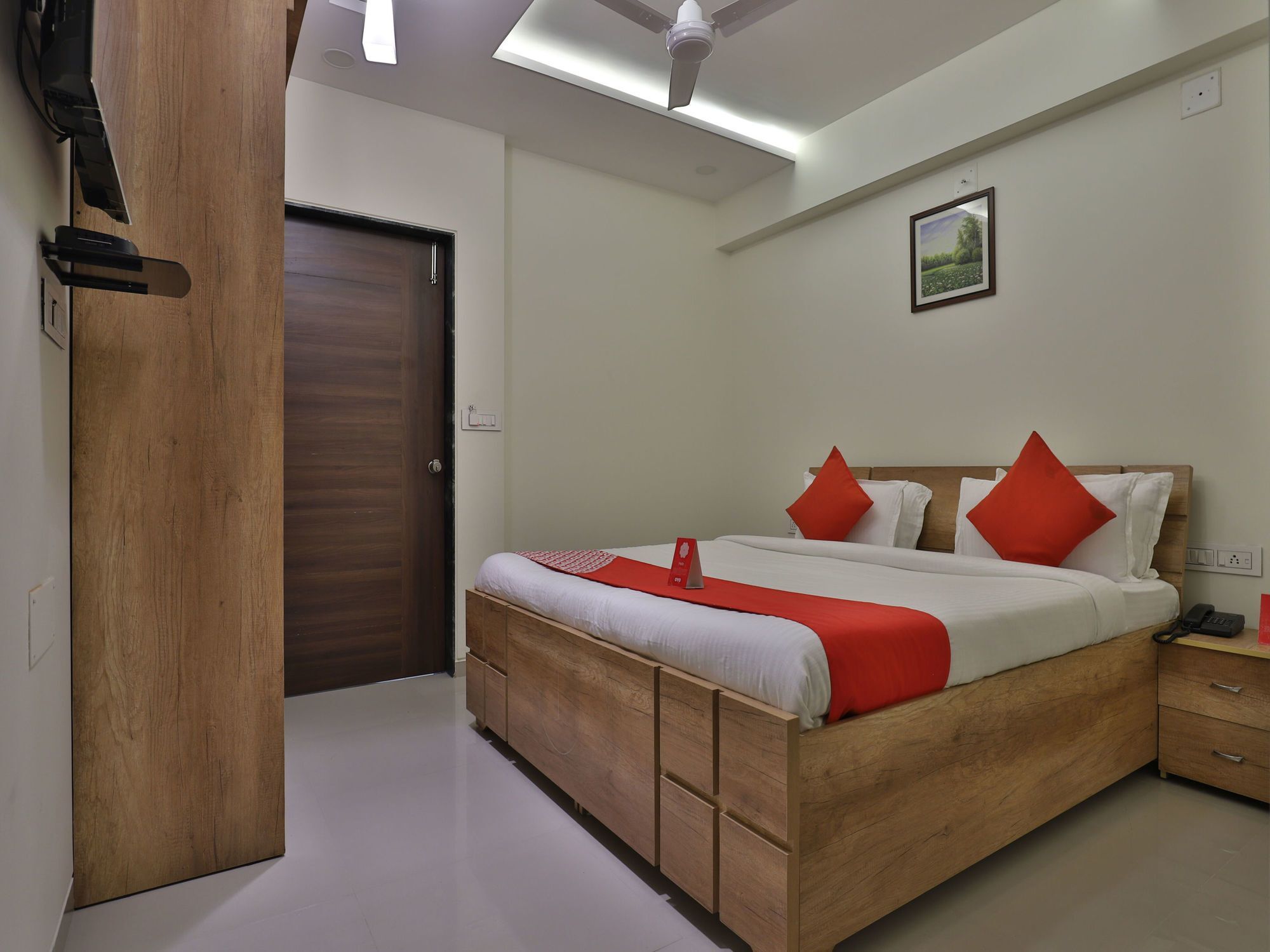 Collection O 12462 Hotel Shiv Inn Гандинагар Экстерьер фото